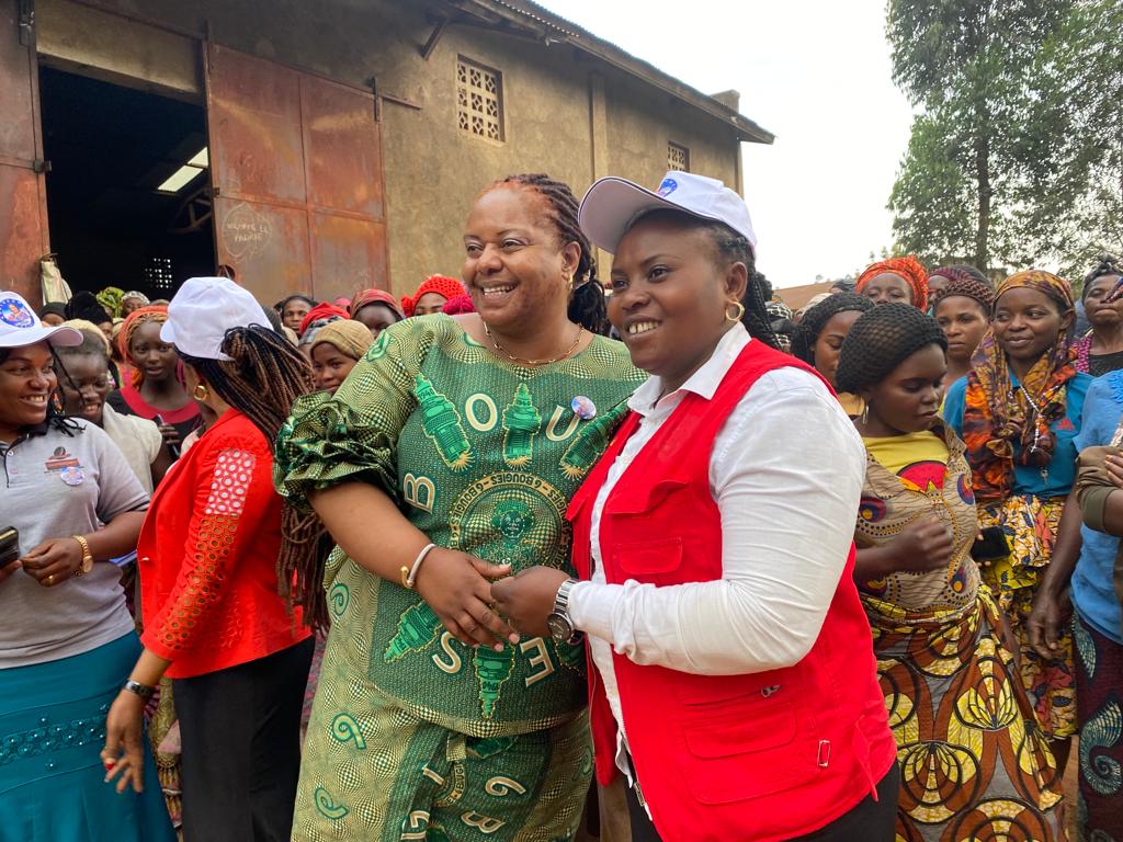 Nord-Kivu : la ministre de la culture en RDC visite l’usine de la SOPROCOPIV à Butembo et félicite le PCA MALEKANI Jean-Marie pour l’encadrement de plus de 1000 femmes