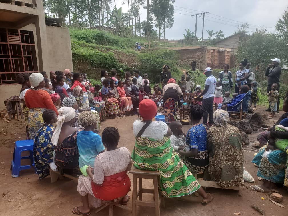 Butembo : Mme Ir Masika Maghulu Arlette poursuit les séances de formation de la population