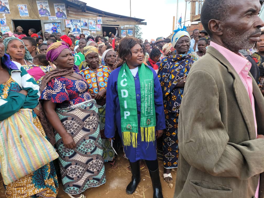 IBtembo : Madame Arlette, candidate députée provinciale No 71 en ville de Butembo, s’est adressée à sa base en commune Vulamba ce samedi 16 décembre 2023
